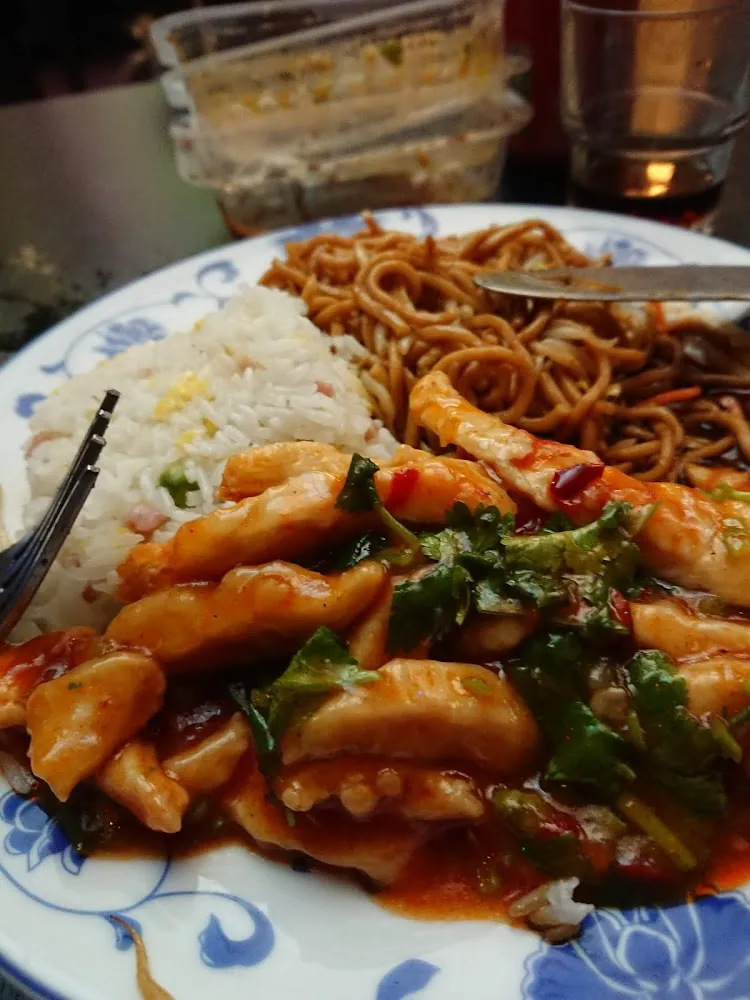 Mélange Riz Nouille Et Bœuf Caramélisé